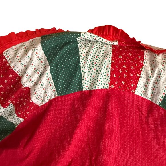 Vintage Quilted Christmas Tablecloth Patchwork Red & Green With Ruffle Edge 65 I - Picture 2 of 4